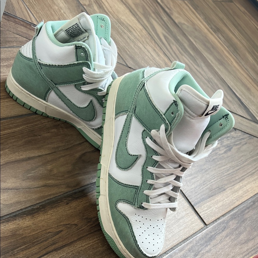 Nike dunk high enamel green women’s 11